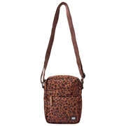 Roka Bond Petit sac à bandoulière en toile recyclée - Mini Léopard Marron