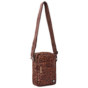 Roka Bond Petit sac à bandoulière en toile recyclée - Mini Léopard Marron