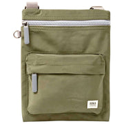 Sac à bandoulière Roka Chelsea B Medium en nylon recyclé - Vert ciboulette