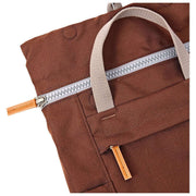 Petit sac à dos en toile recyclée Roka Finchley - Marron chocolat