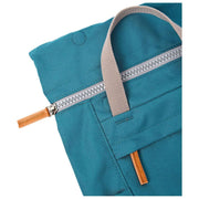 Petit sac à dos en toile recyclée Roka Finchley - Bleu sarcelle profond