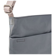 Sac à bandoulière Roka Kennington de taille moyenne en nylon recyclé - Gris Beluga