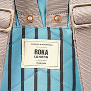 Petit sac à dos en toile recyclée Roka Canfield B - Rayure bleue