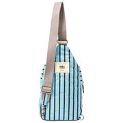 Roka Willesden B Grand sac à bandoulière en toile recyclée - Rayure bleue